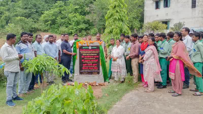 खूंटपानी प्रोजेक्ट स्कूल में जिला खनिज फाउंडेशन ट्रस्ट के द्वारा बनेगा चार कमरों का भवन, विधायक ने किया शिलान्यास,
