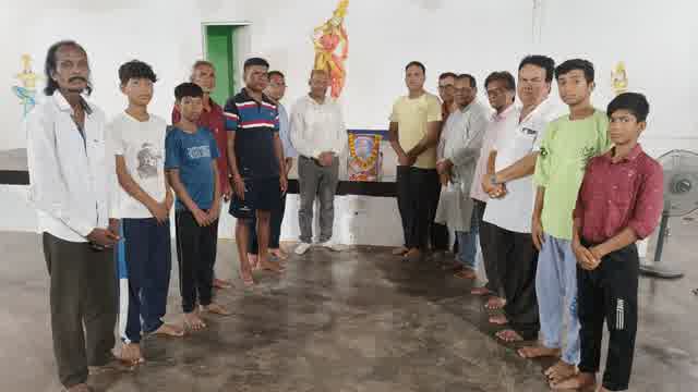 सरायकेला मे वरीय छऊ कलाकार शम्भू नाथ कबी की आकस्मिक निधन पर शोक सभा, कलाकारों ने दो मिनट मौन रखकर उनके आत्मा शांति हेतु की प्रार्थना,