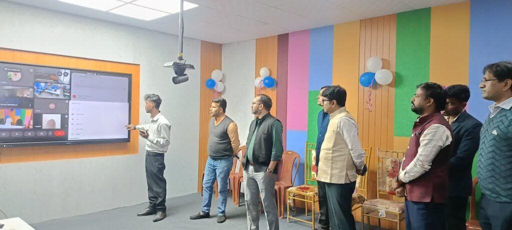 जिला समाहरणालय स्थित पुराने डीईओ ऑफिस में स्टूडियो क्लासरूम का शुभारंभ,