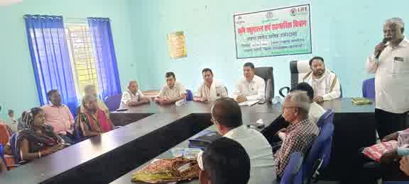 कुचाई मे प्रखंड स्तरीय खरीफ के कार्यशाला मे किसानों को आधुनिक और वैज्ञानिक तरीके से खेती करने के तौर-तरीके सिखाए, किसानों को उत्तर उत्पादन के लिए वैज्ञानिक पद्धति अपनाए-बीडीओ