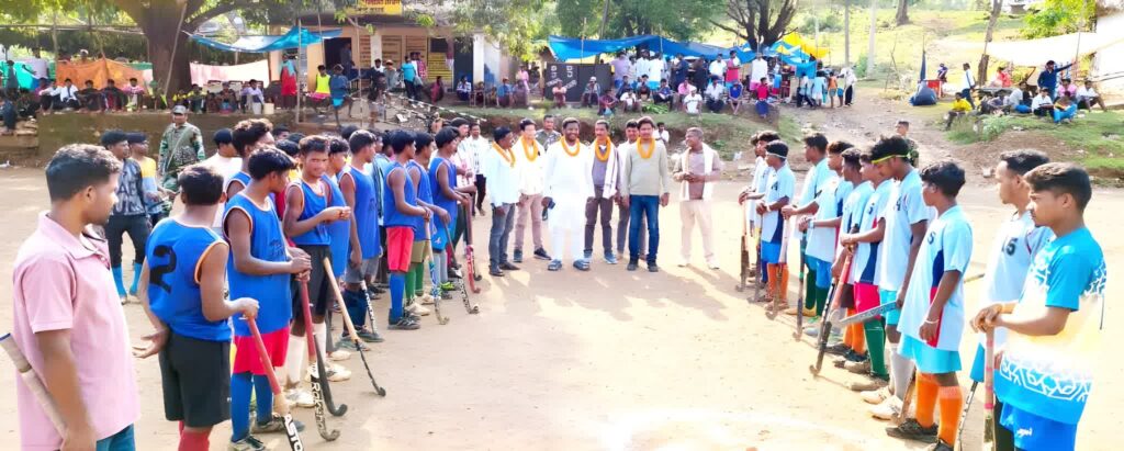 कुचाई के सुदूरवर्ती पहाडी स्थित जोम्बरो में तीन दिवसीय हॉकी प्रतियोगिता संपन्न, विजेता टीमों को किया गया सम्मानित, जिले ने खेल में सदैव राज्य को किया गौरवान्वित-गागराई,