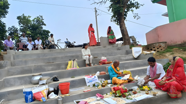 सरायकेला के मुरुप में ग्राम प्रधान जीत मोहन महतो के तालाब के जल की हुई वैदिक प्रतिष्ठा,