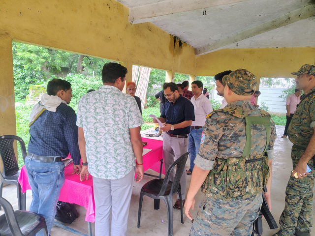SIR-2026 के अंतर्गत नगर परिषद कपाली क्षेत्र के विभिन्न मतदान केंद्रों पर आयोजित विशेष शिविरों का जिला निर्वाचन पदाधिकारी-सह-उपायुक्त ने किया निरीक्षण, प्रत्येक पात्र मतदाता तक पहुंच सुनिश्चित करने के दिए निर्देश…*