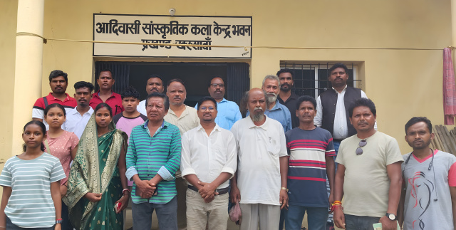 1 जनवरी शहीद दिवस पर राष्ट्रपति को आमंत्रित करेगी शहीद स्मारक समिति खरसावां गोलीकांड के इतिहास को राष्ट्रीय पटल पर लाने की तैयारी, आदिवासी कला सांस्कृतिक भवन में हुई बैठक