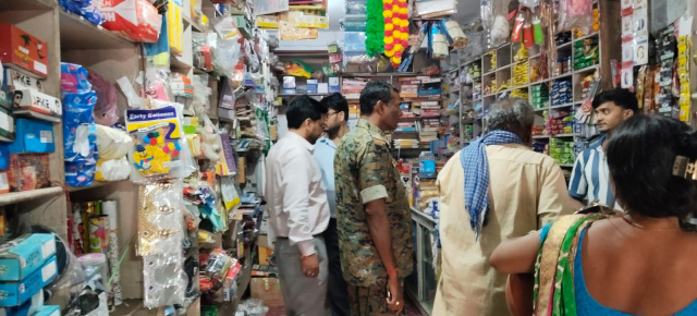 35 दुकानों में तंबाकू बिक्री की जांच, नियम तोड़ने वालों को सख्त हिदायत चौका-कांड्रा में जिला तंबाकू नियंत्रण कोषांग व खाद्य सुरक्षा विभाग का संयुक्त अभियान